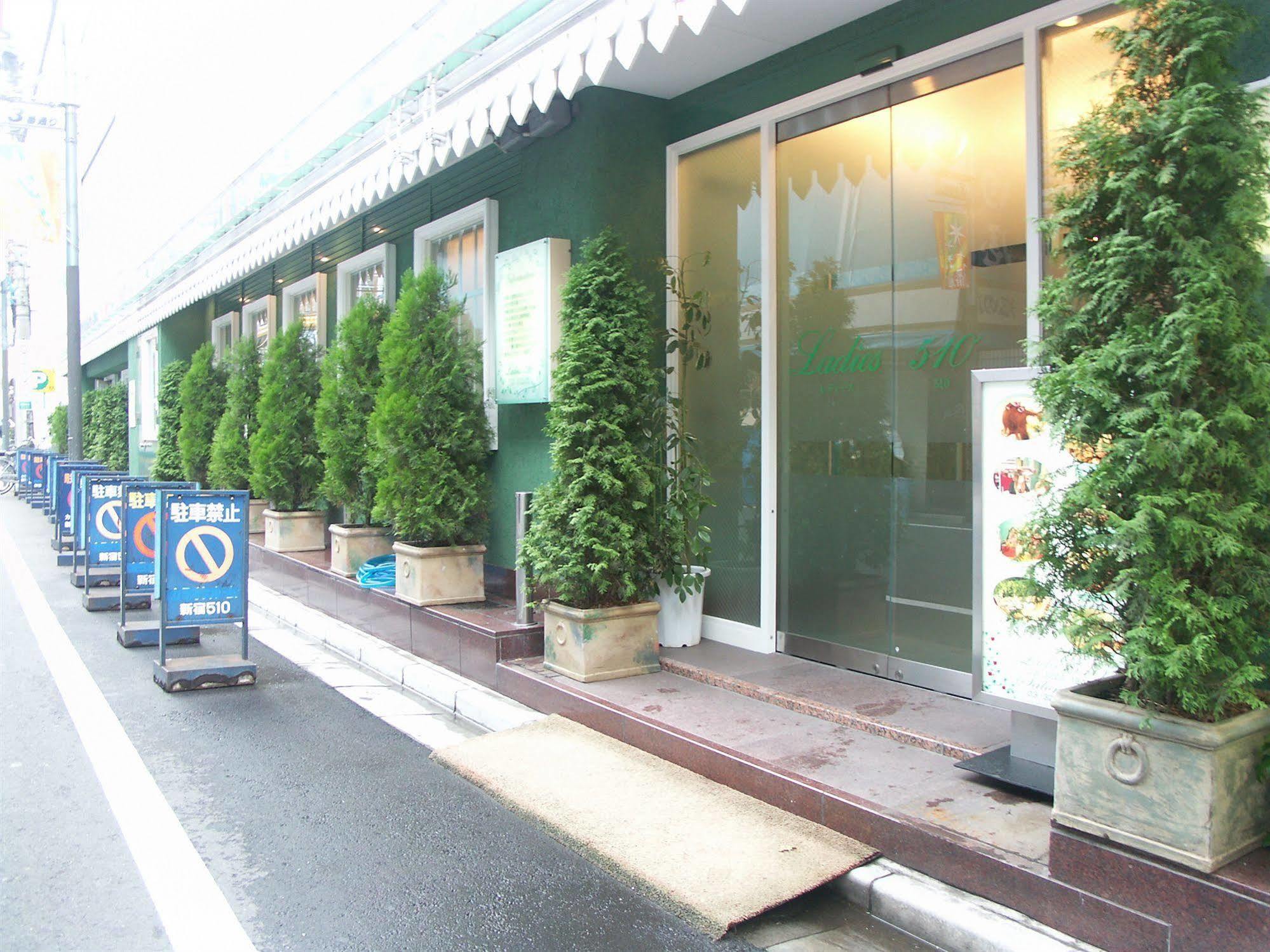 Capsule Hotel Shinjuku 510 طوكيو المظهر الخارجي الصورة
