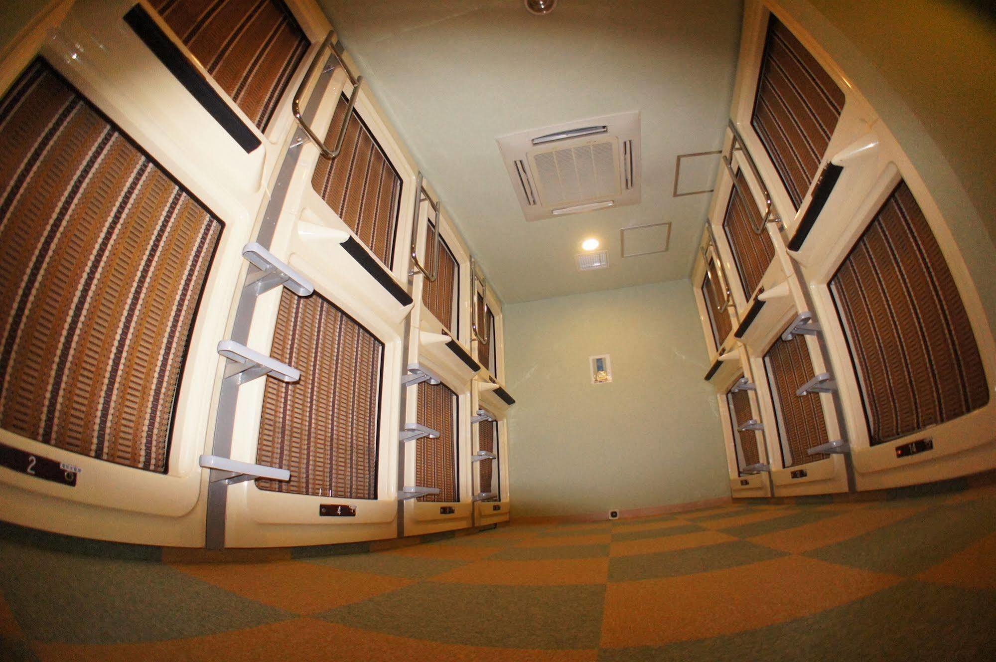 Capsule Hotel Shinjuku 510 طوكيو المظهر الخارجي الصورة